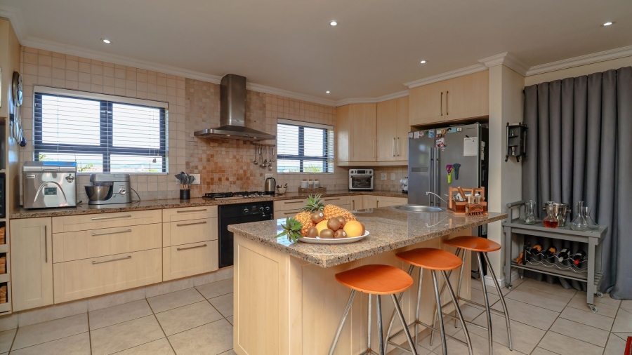 5 Bedroom Property for Sale in Knysna Heights Western Cape